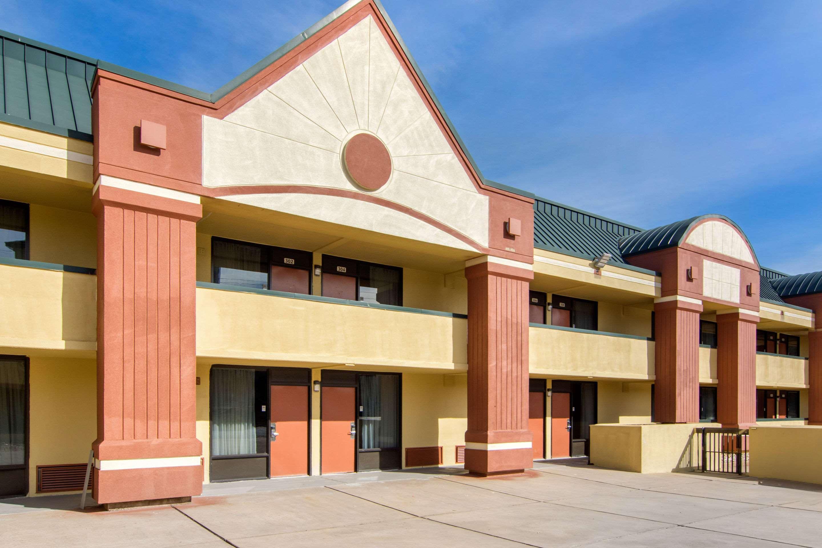 Suburban Studios Macon Exteriör bild